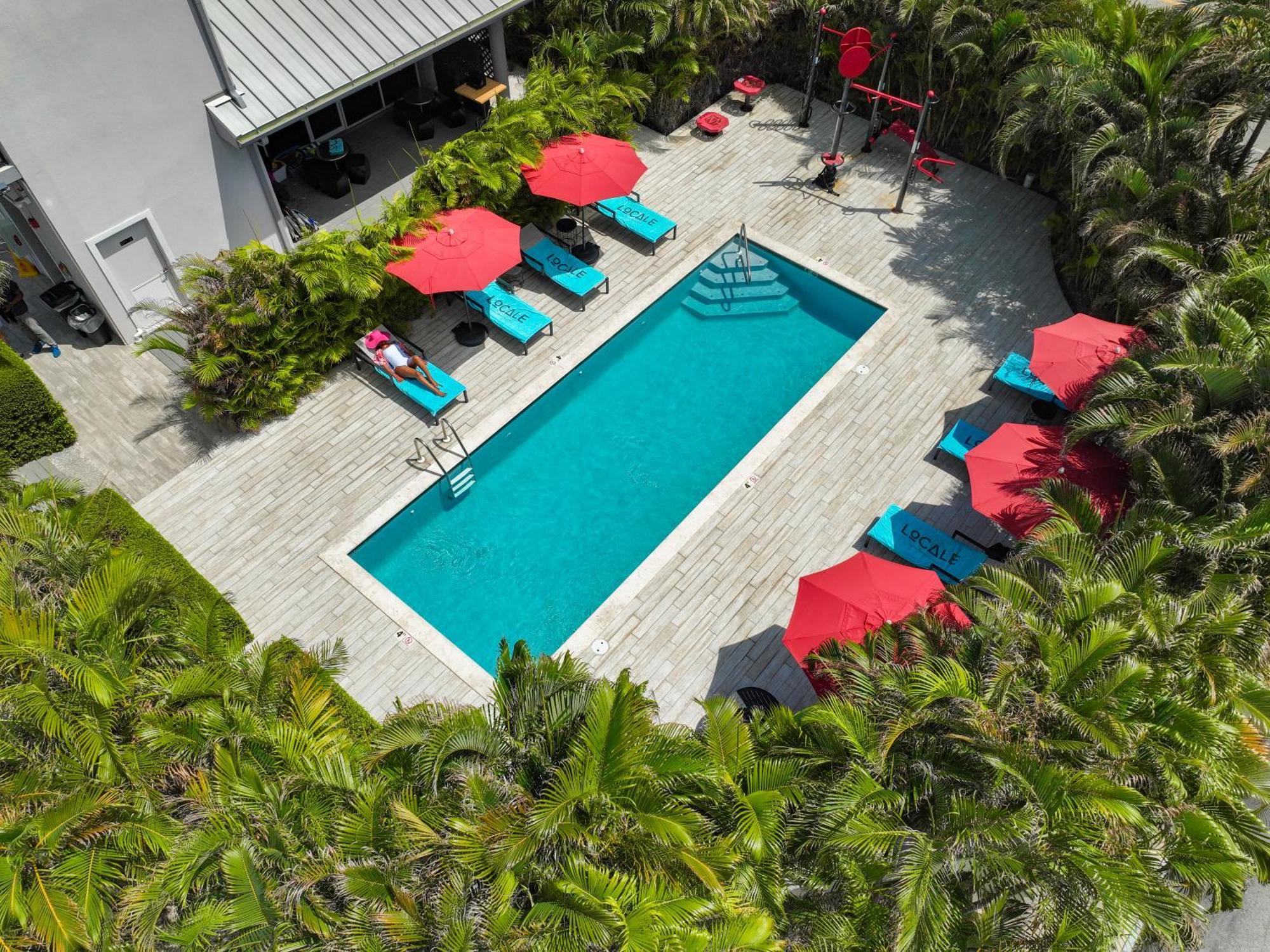 The Locale Hotel Grand Cayman Джорджтаун Экстерьер фото
