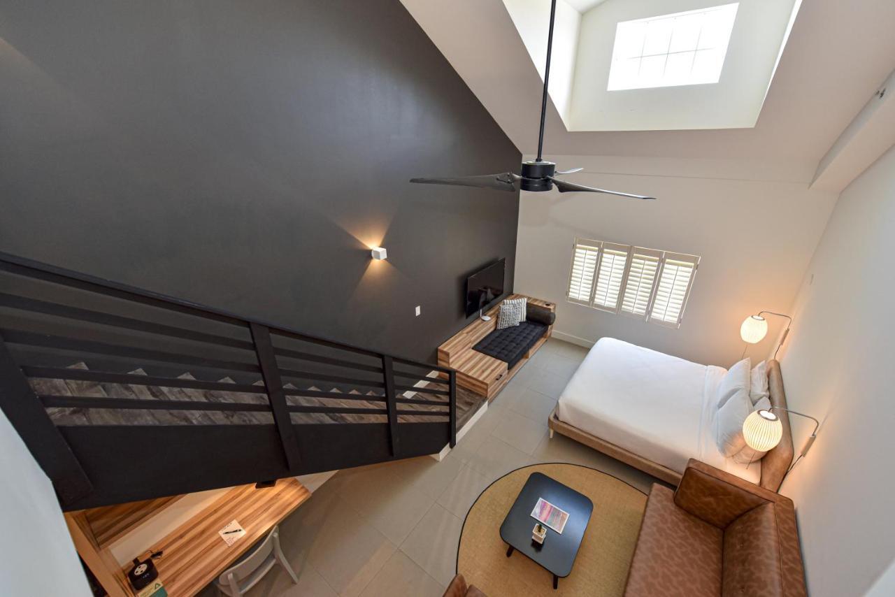 The Locale Hotel Grand Cayman Джорджтаун Экстерьер фото